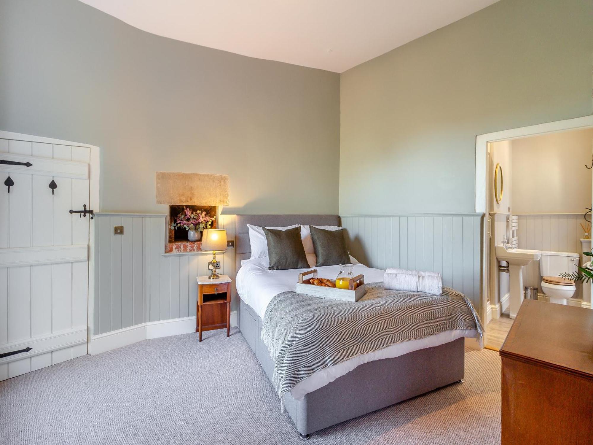 The Lodge Wonastow Экстерьер фото
