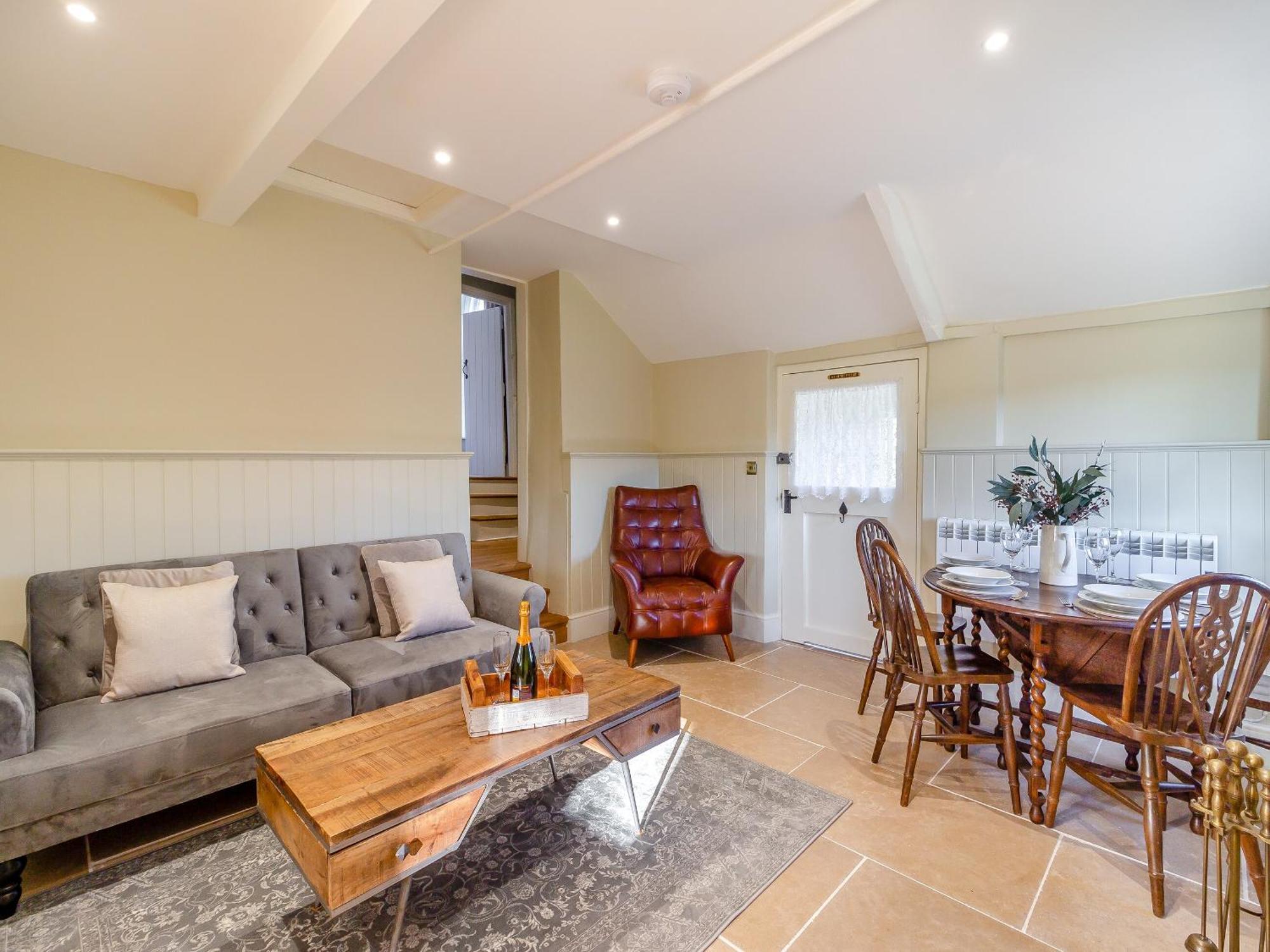 The Lodge Wonastow Экстерьер фото